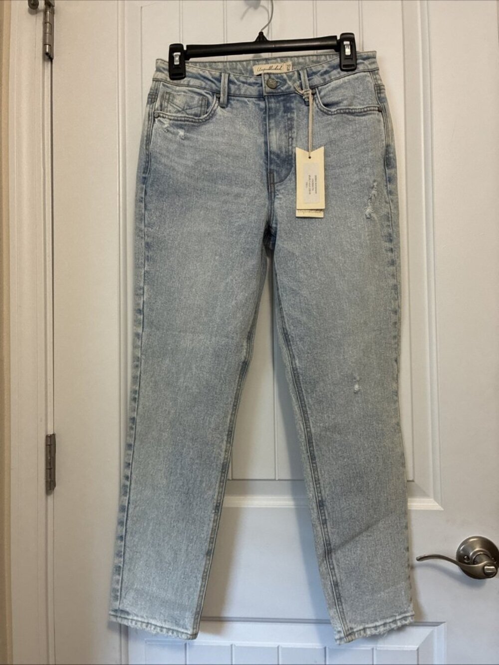 Unpublished Jean Company DEBBIE Distressed Jeans 28” x 26” Rise Is 10”